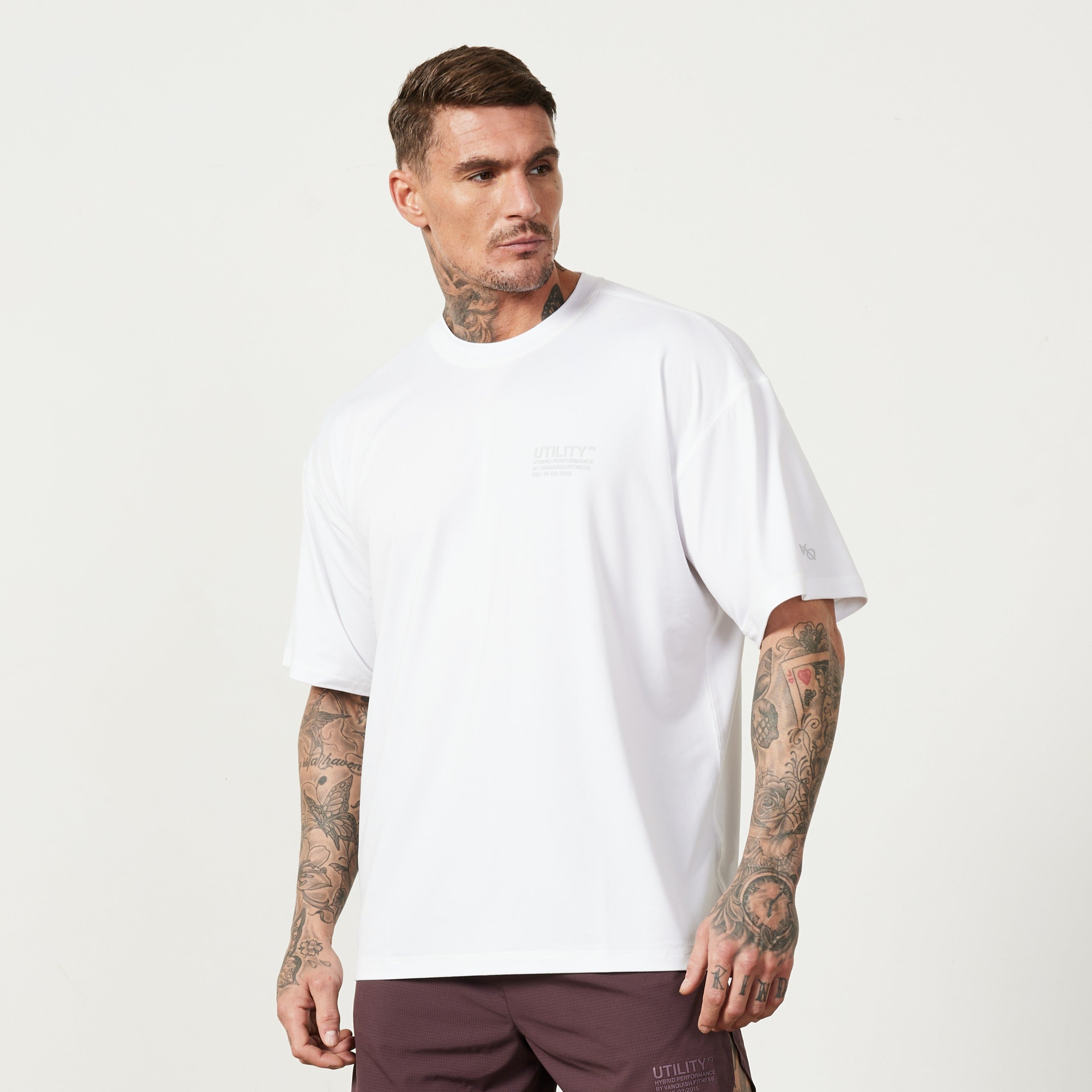 Vanquish – Utility-T-Shirt in Übergröße in Weiß