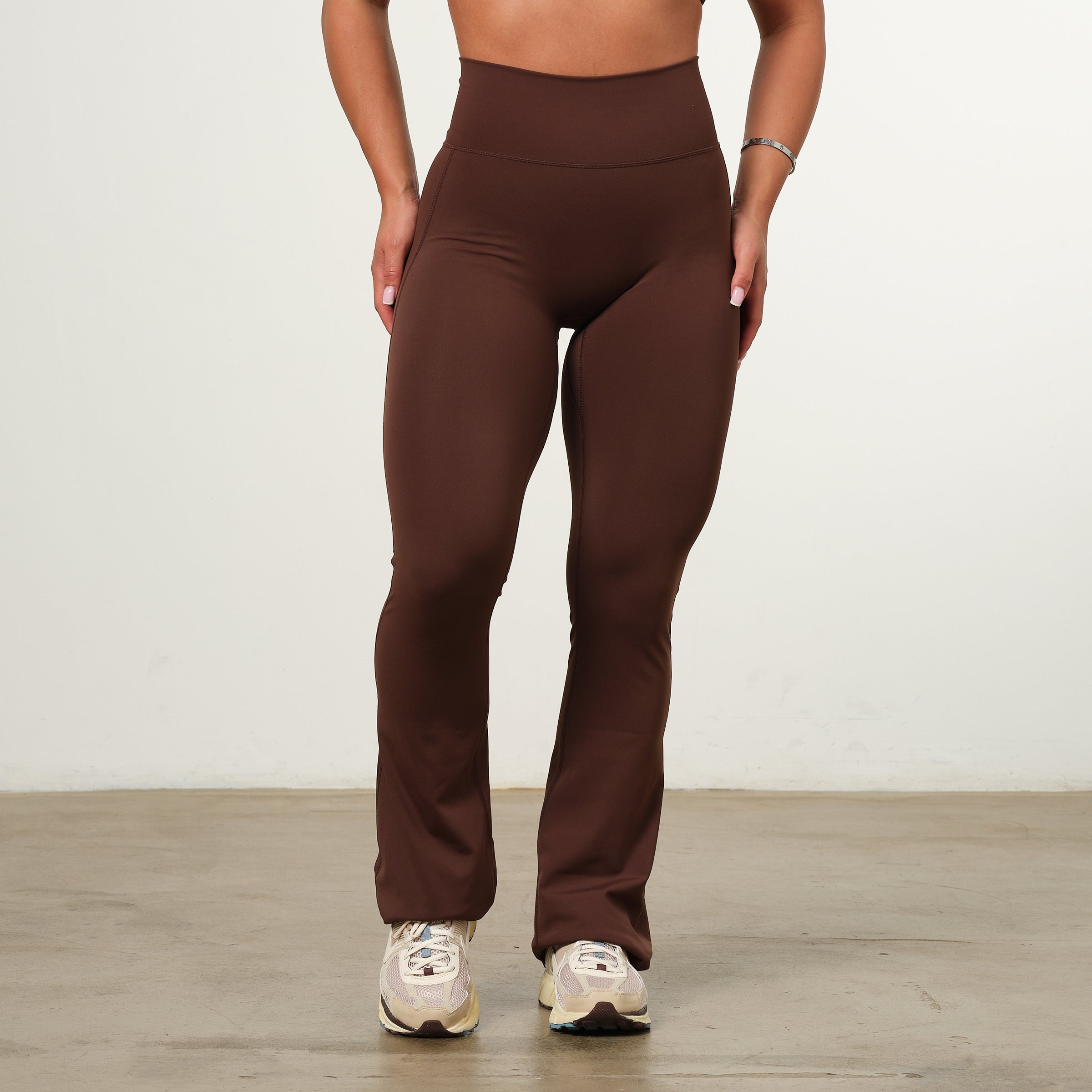 VANQUISH ENHANCE COFFEE BROWN HIGH-WAIST FLARED LEGGING