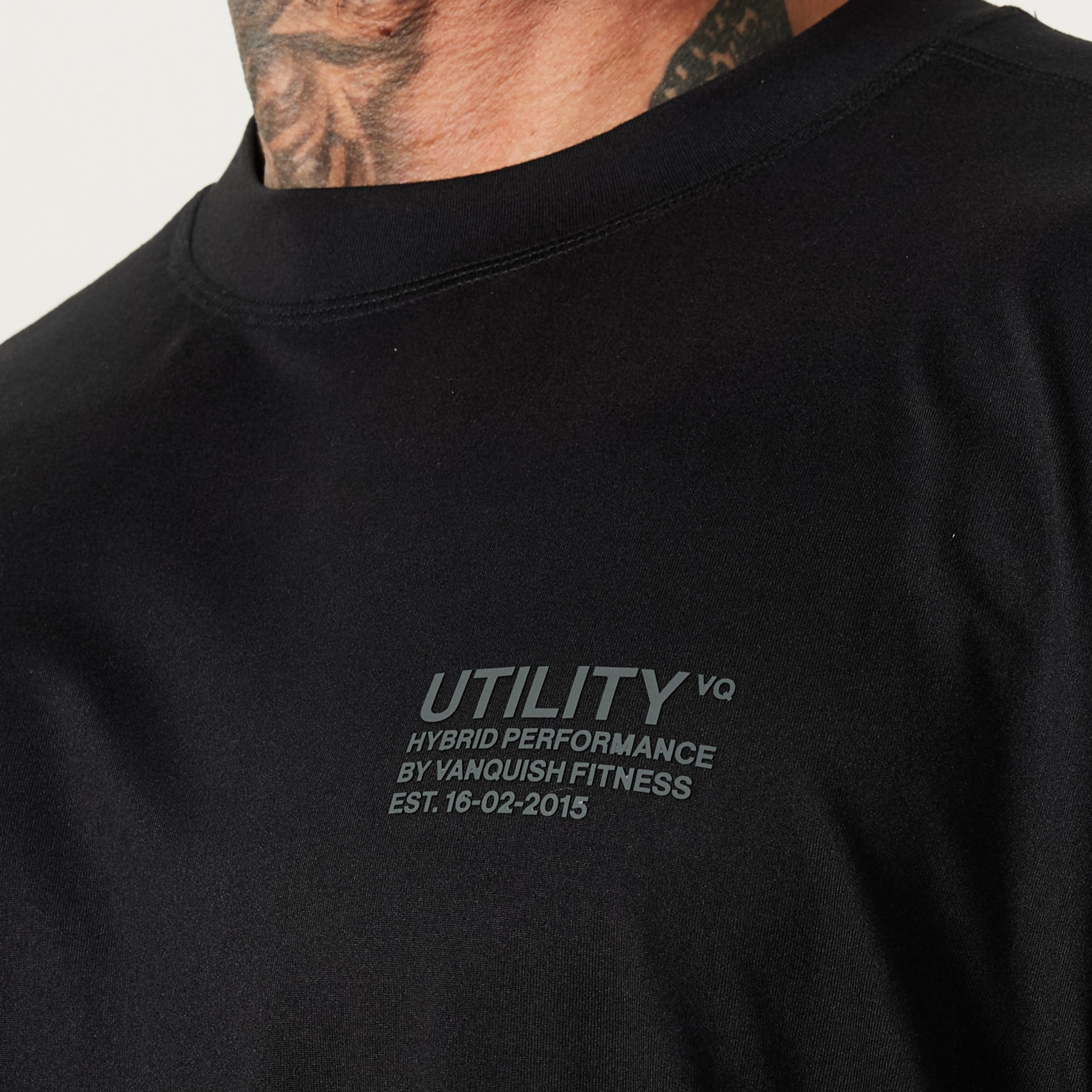 Vanquish – Utility-T-Shirt in Übergröße in Schwarz