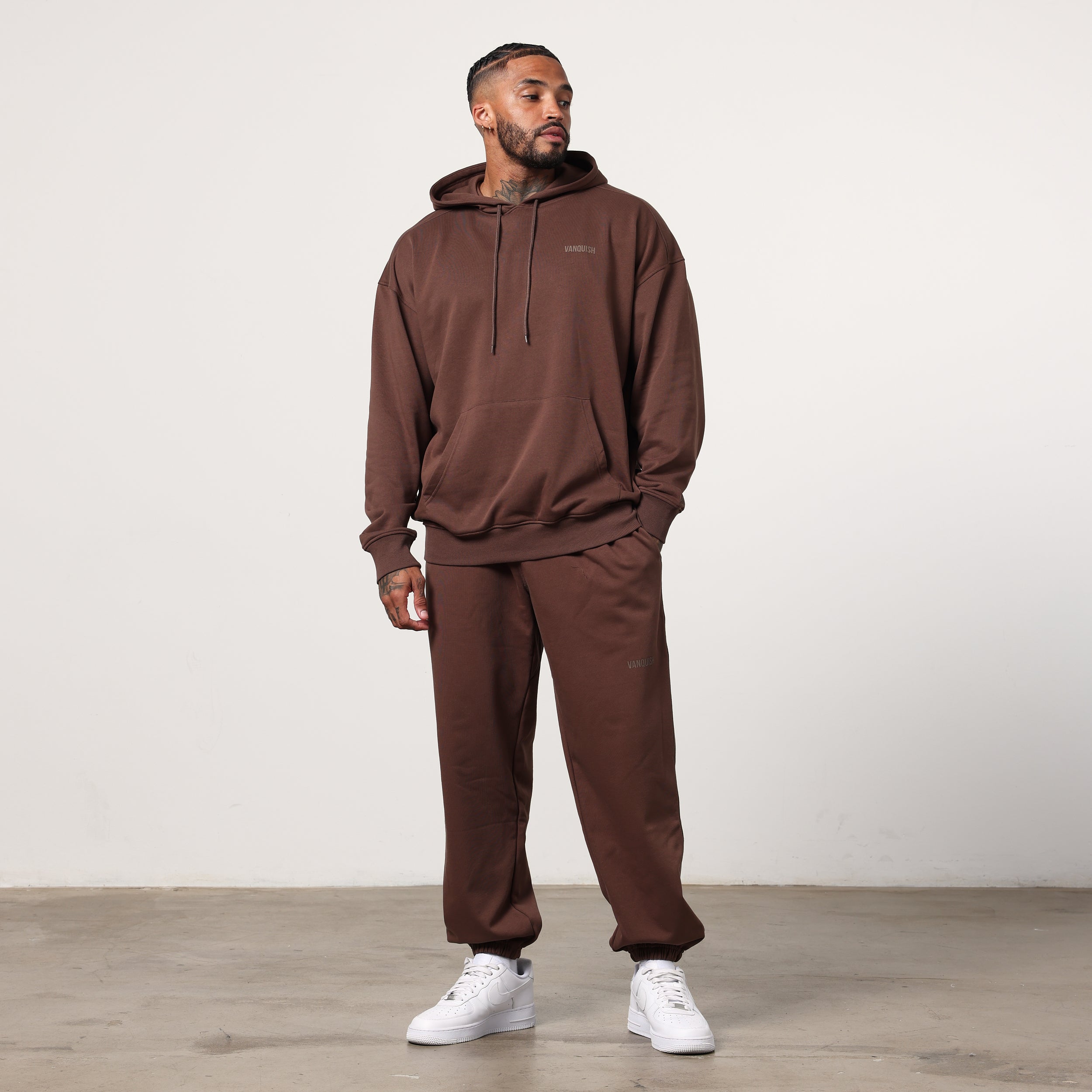 Vanquish Essential Chocolate Oversized Sweatpants