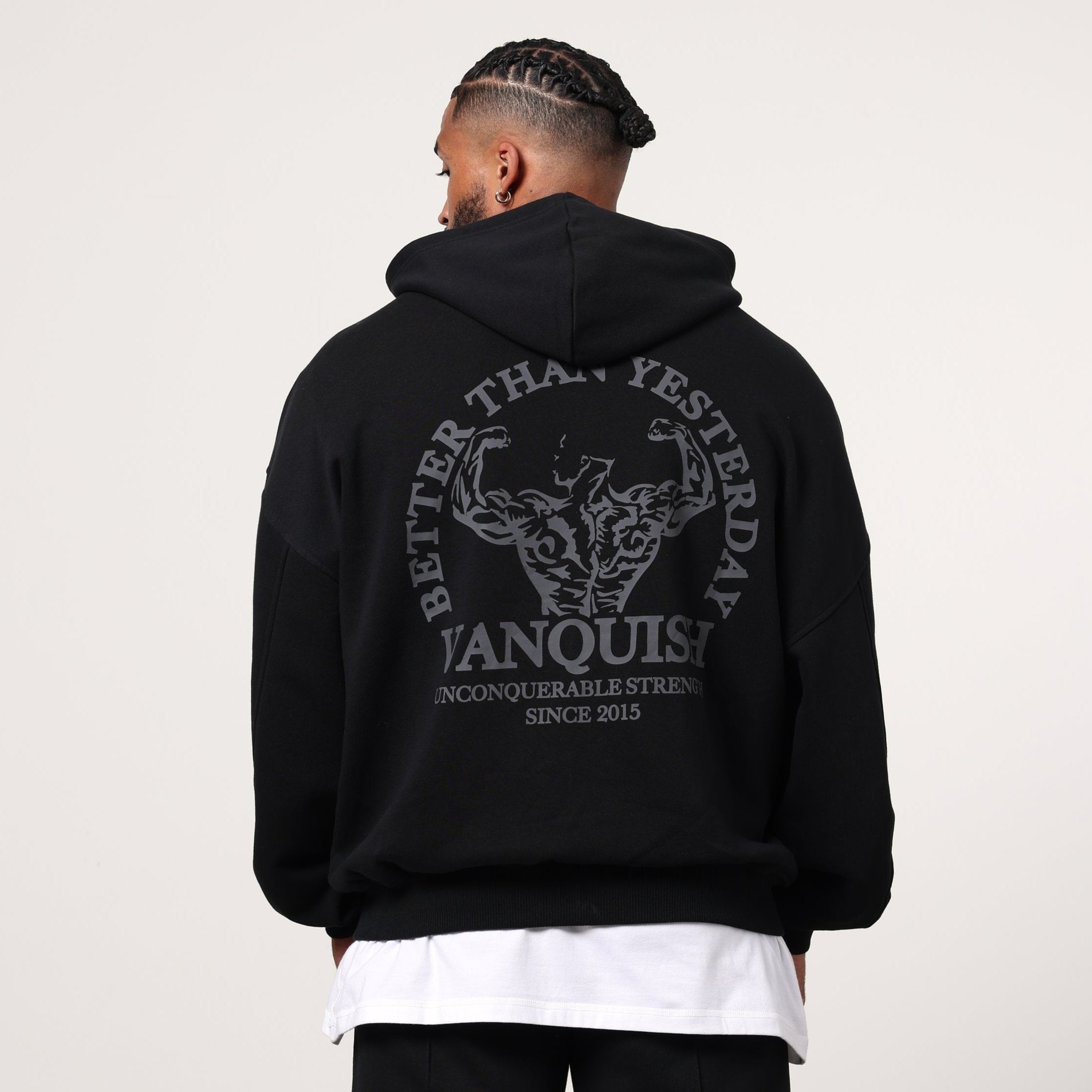 Vanquish – Kapuzenpullover „Unconquerable Strength“ in Schwarz mit durchgehendem Reißverschluss