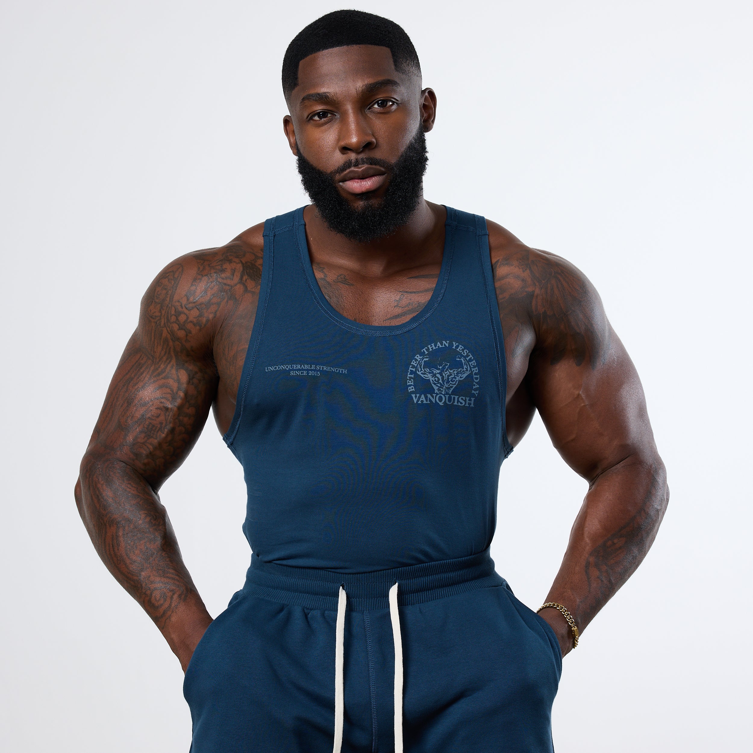 Vanquish – Tanktop „Unconquerable Strength“ in Mitternachtsblau