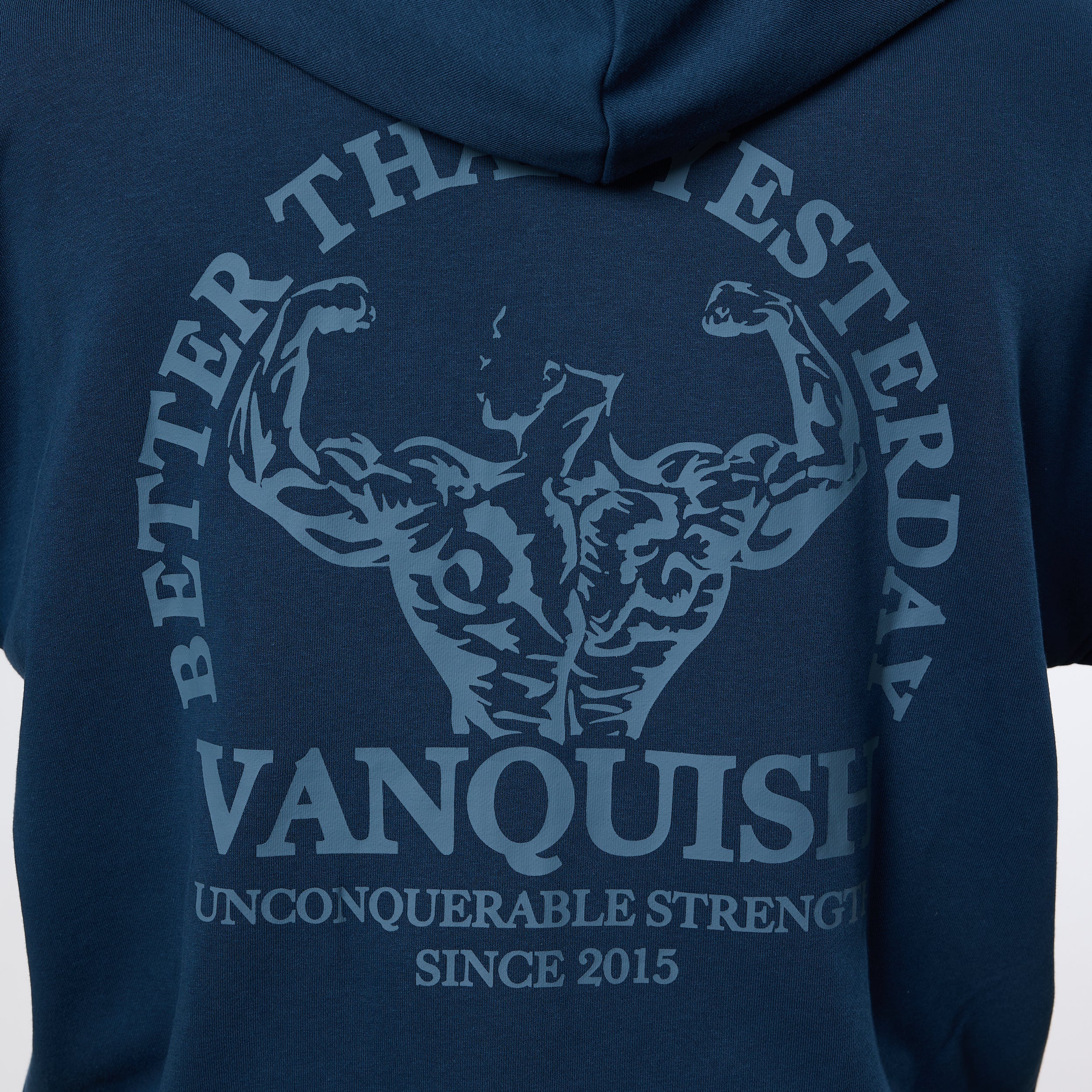 Vanquish – Kapuzenpullover „Unconquerable Strength“ in Mitternachtsblau mit durchgehendem Reißverschluss