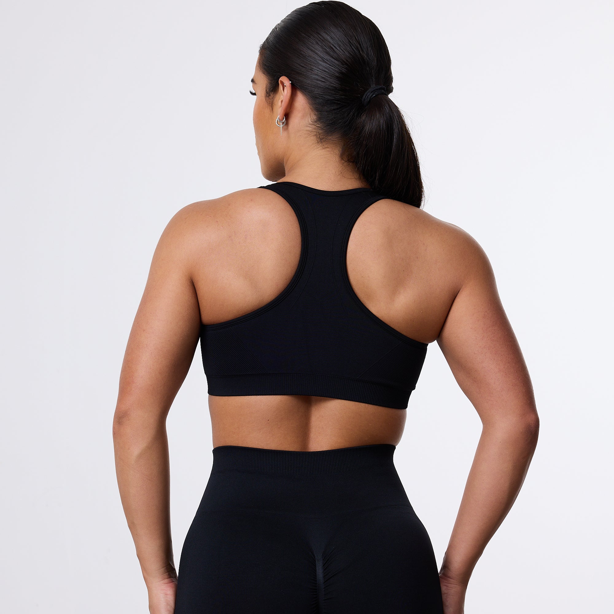 Vanquish Elevate Seamless Black Support Bra