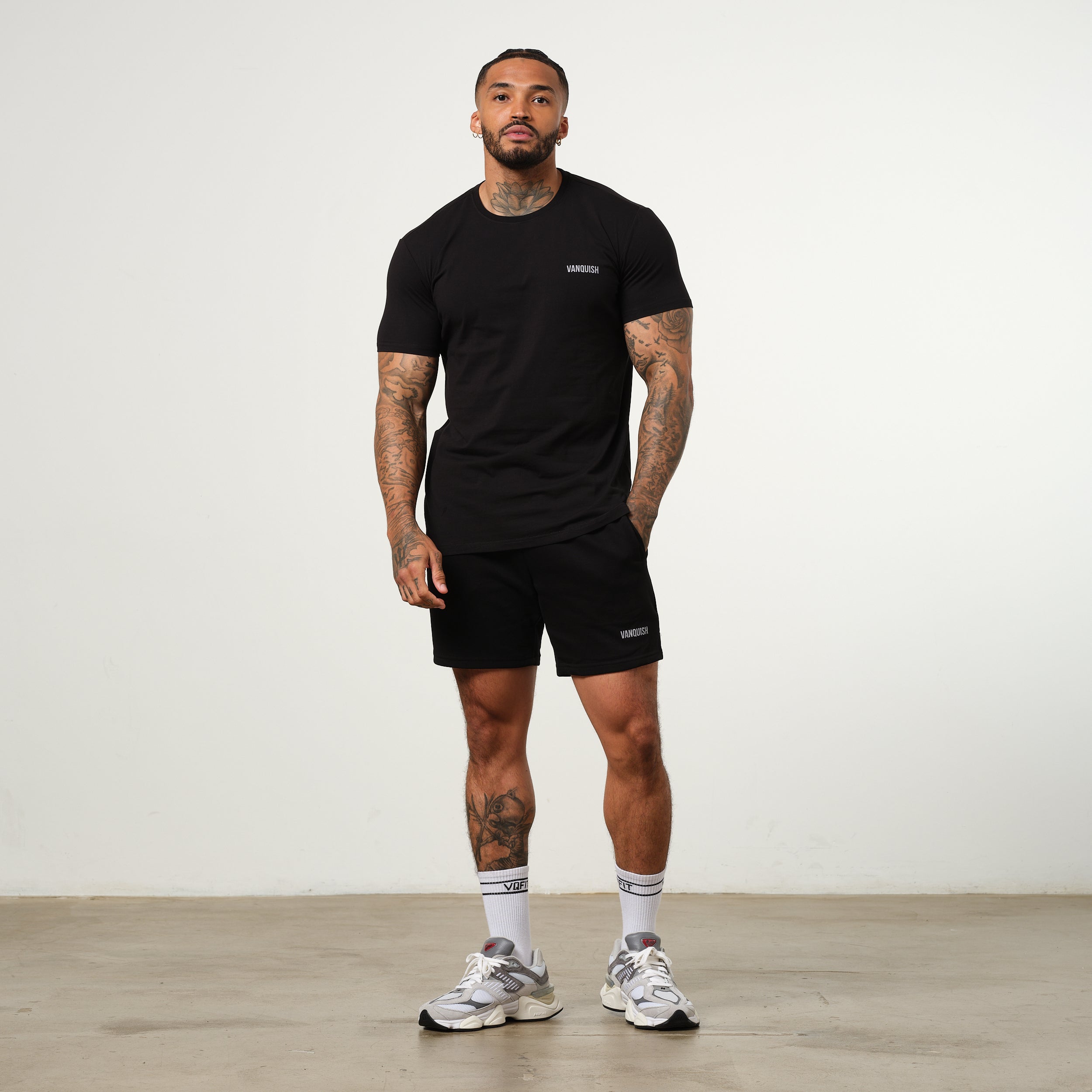 Vanquish Essential Black Regular Fit Shorts