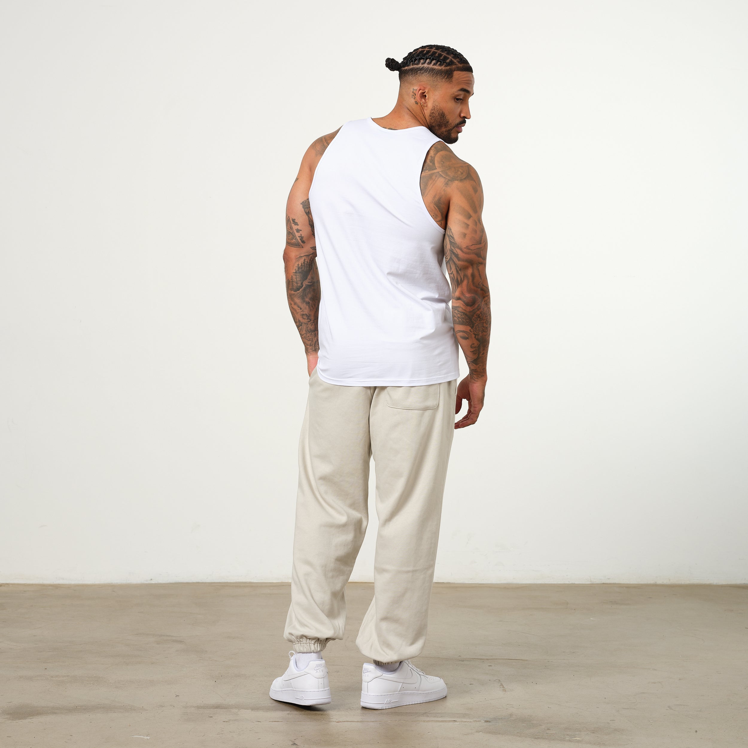 Vanquish Essential White Regular Fit Tank Top