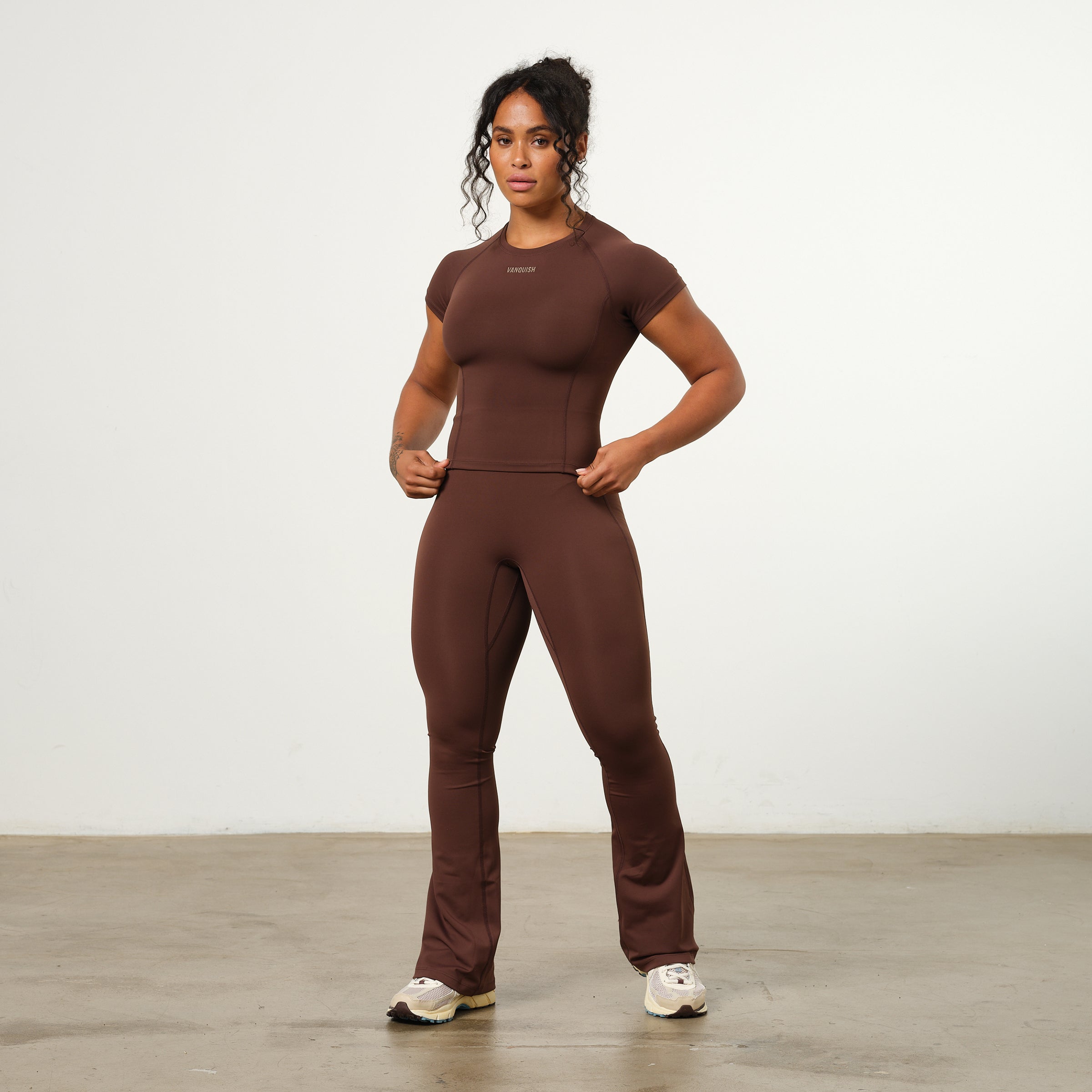 VANQUISH ENHANCE COFFEE BROWN PETITE HIGH-WAIST FLARED LEGGING