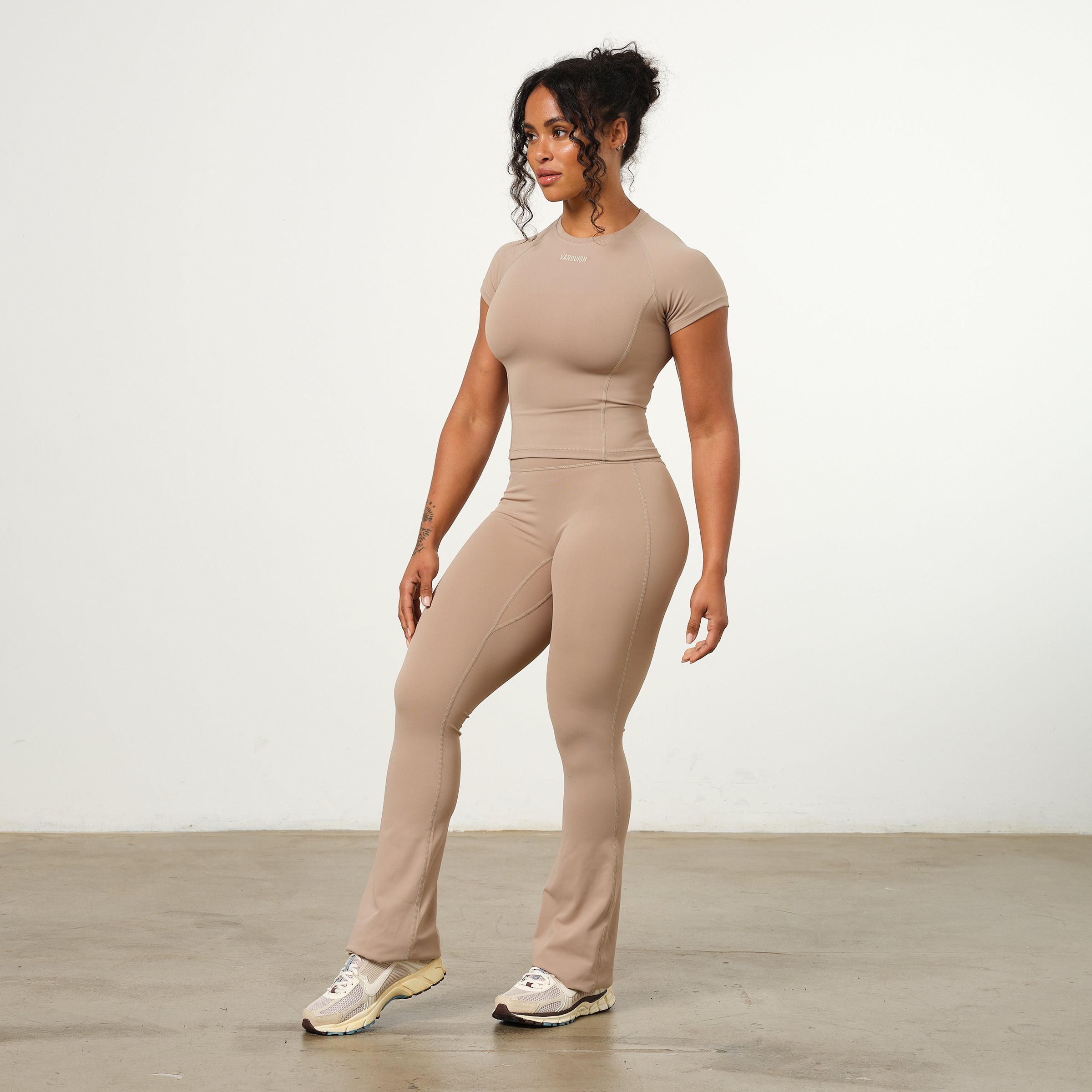 VANQUISH ENHANCE LATTE PETITE HIGH-WAIST FLARED LEGGING