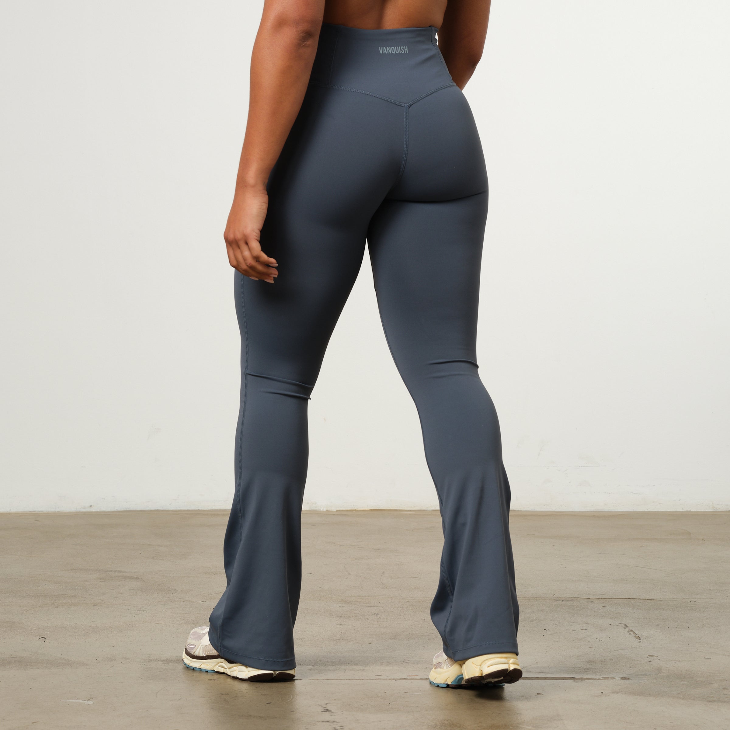 VANQUISH ENHANCE STEEL BLUE PETITE HIGH-WAIST FLARED LEGGING