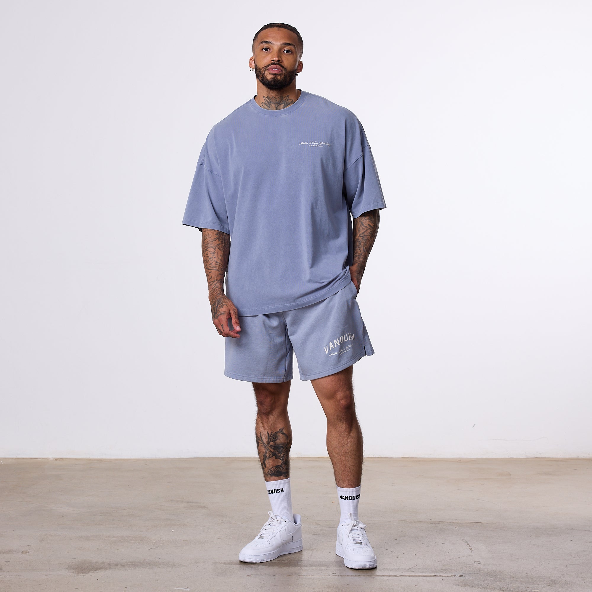 Vanquish – „Better Than Yesterday“-Sweatshorts in verwaschenem Blau