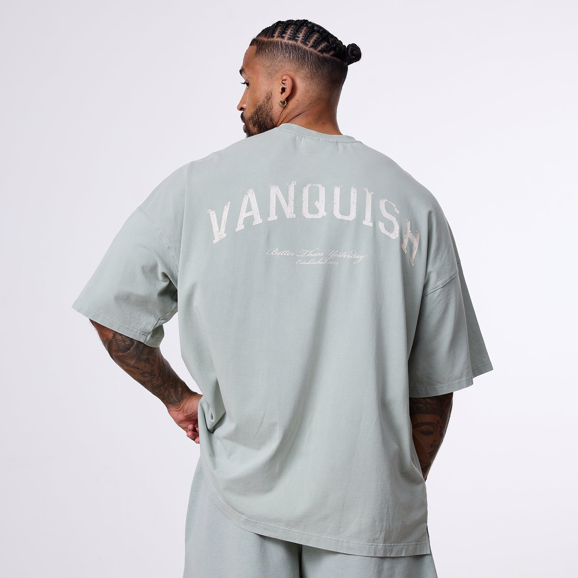 Vanquish – Übergroßes T-Shirt „Better Than Yesterday“ in verwaschenem Grün