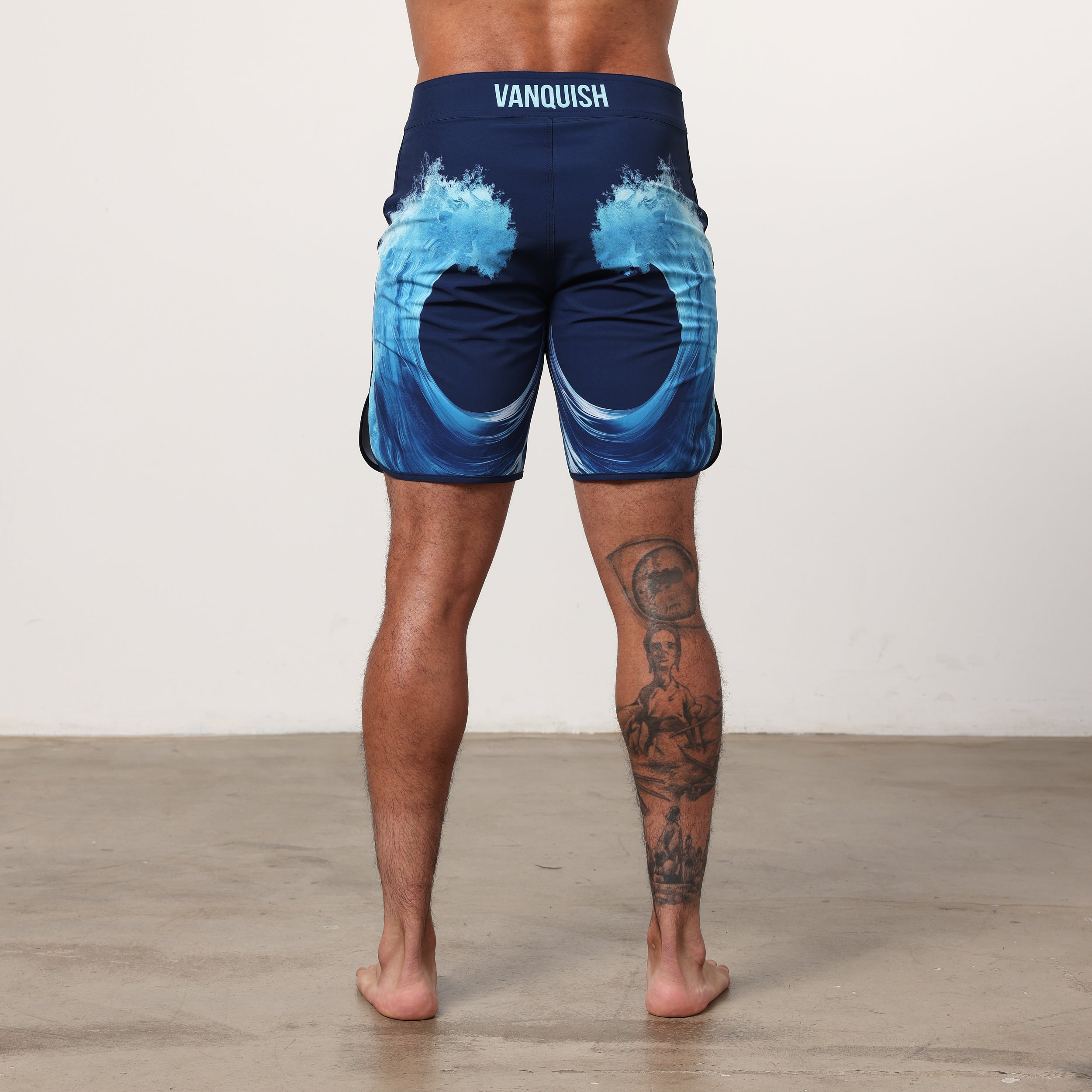 VQ Schwarze und blaue Jeremy Buendia Physique Boardshorts für Herren