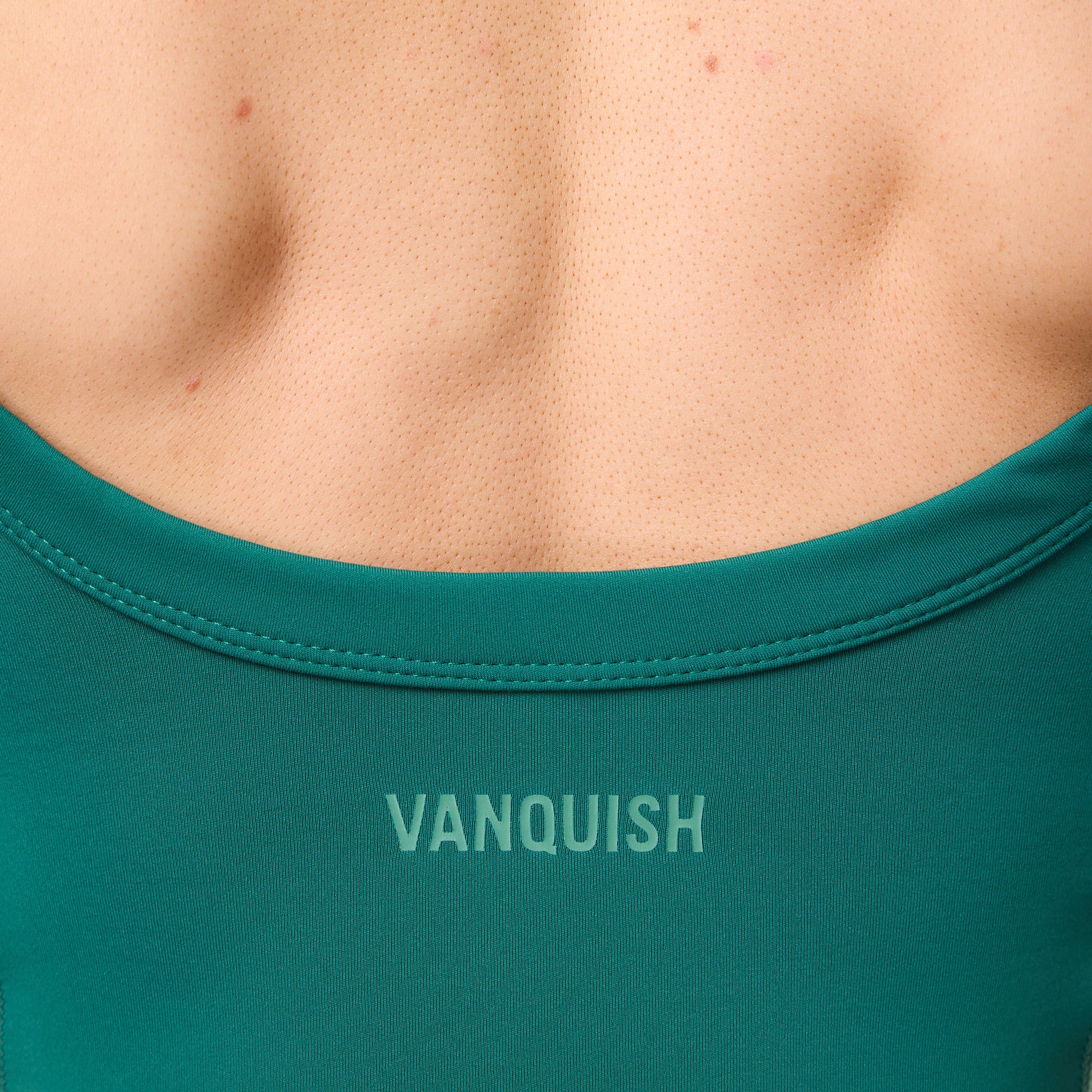 Vanquish Enhance Einteiler mit Rundhalsausschnitt und tiefem Ausschnitt in Waldgrün
