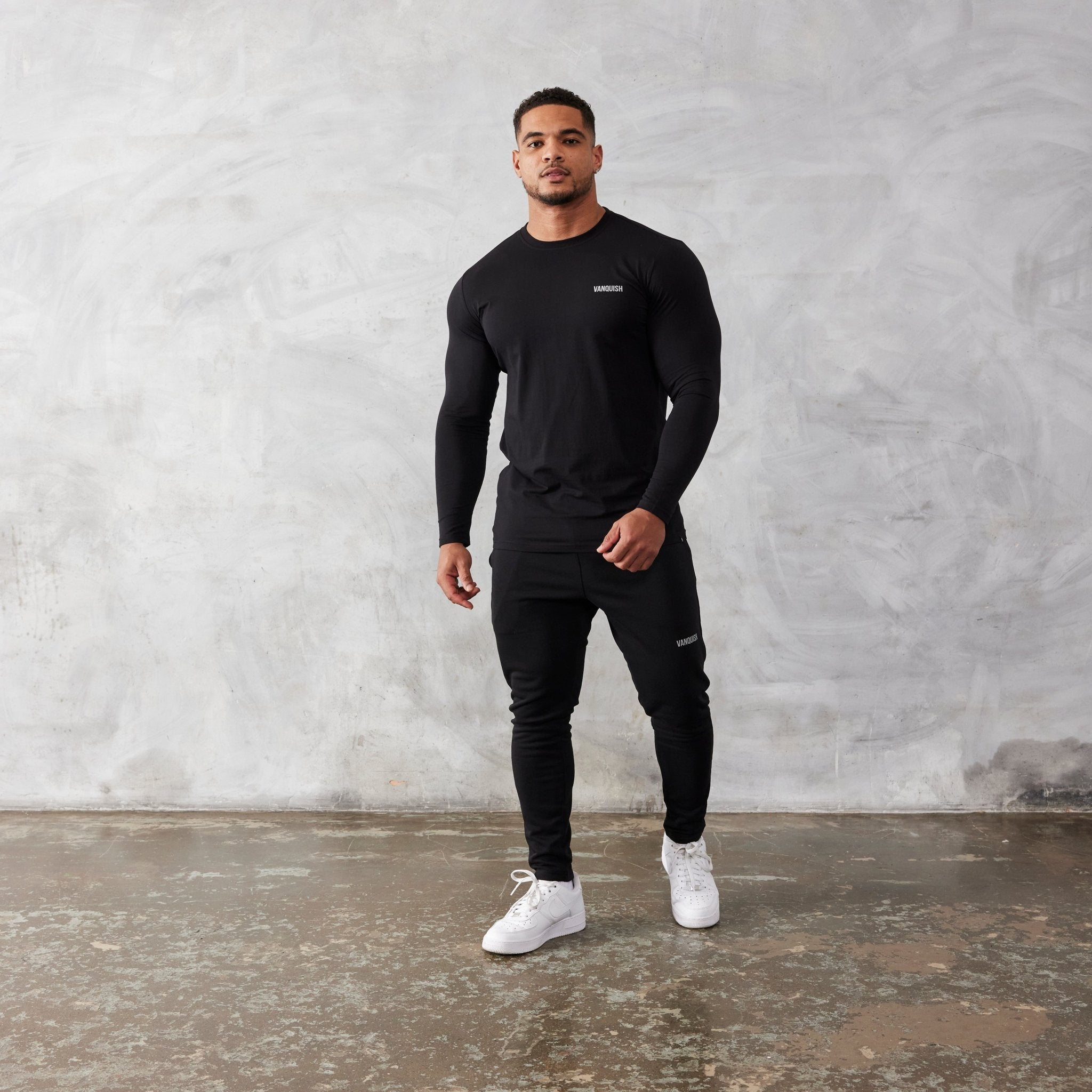 Vanquish Essential Black Slim Fit Long Sleeve T Shirt